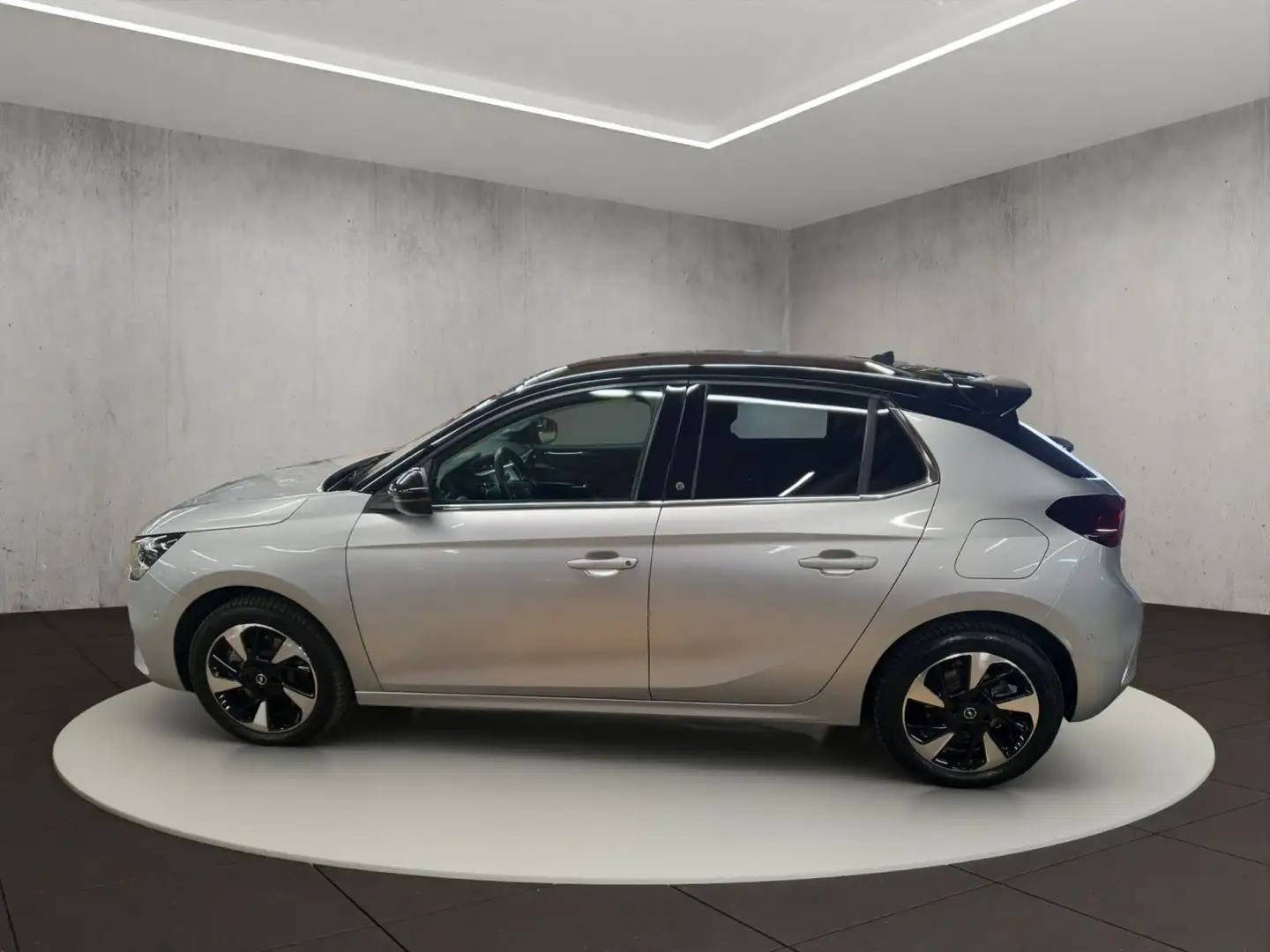 Opel Corsa-e Elegance (MJ22B) Elektromotor (Automatik Серебристый - 2