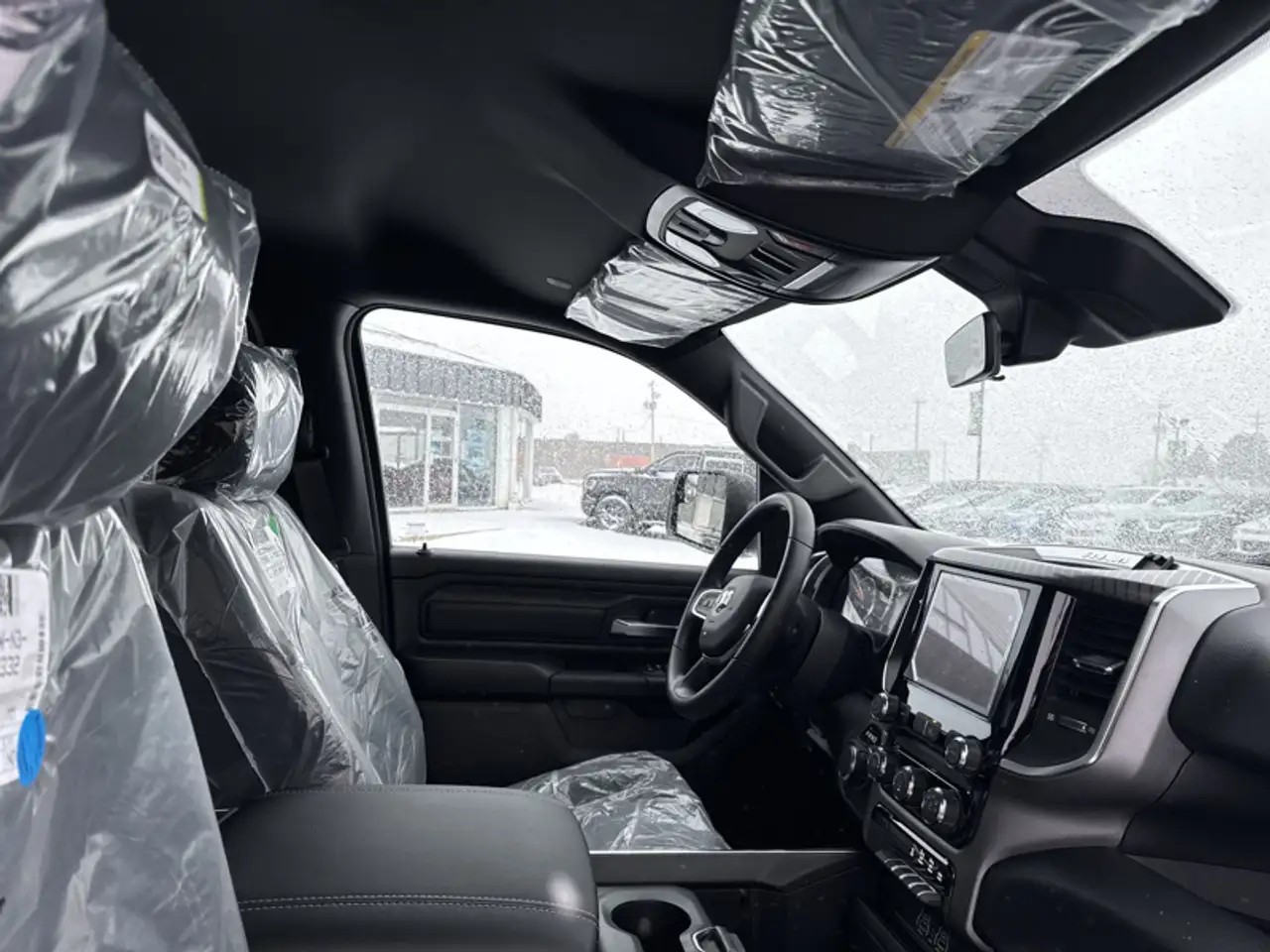 RAM 1500 снимка RAM 1500