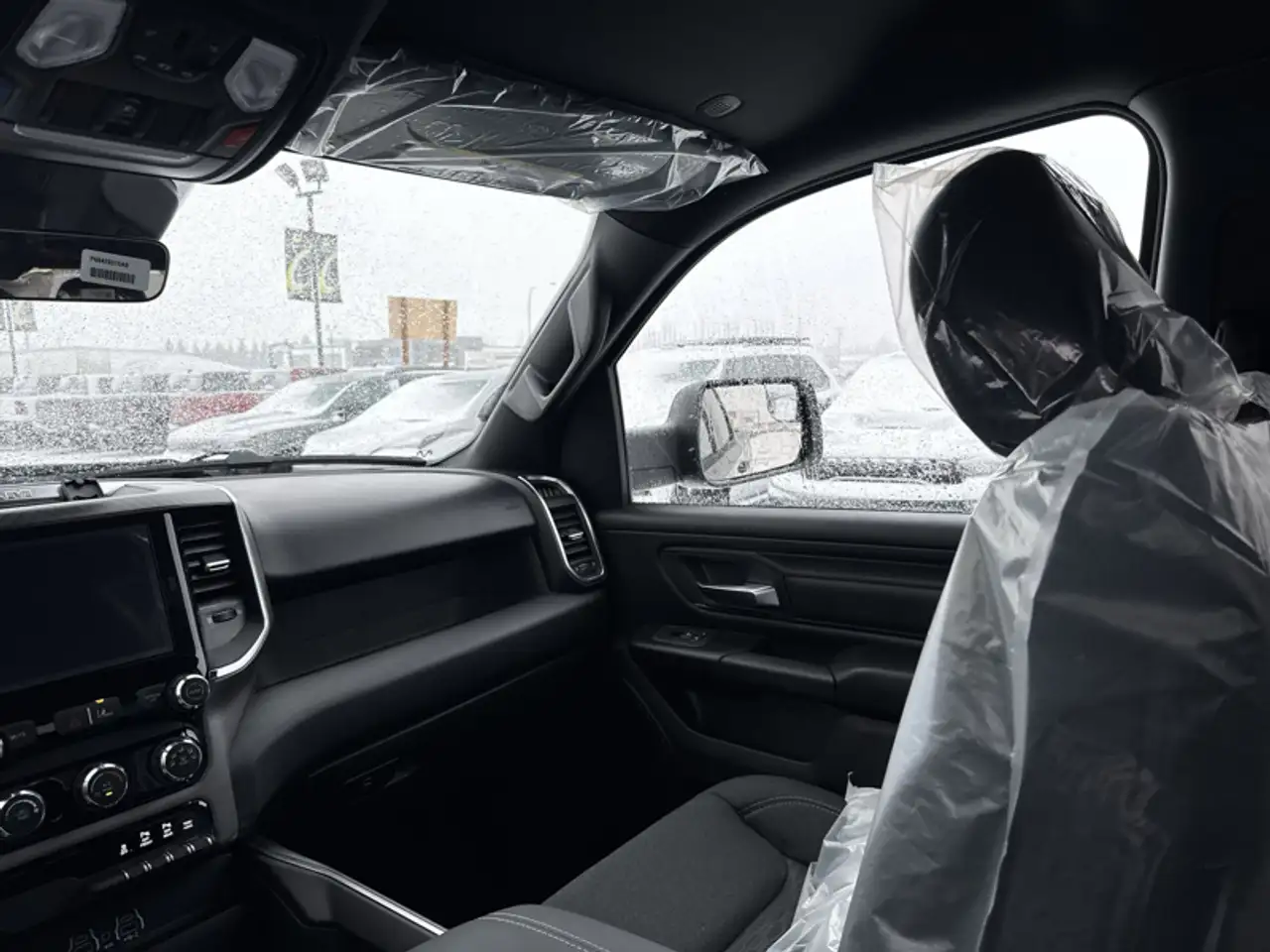 RAM 1500 снимка RAM 1500