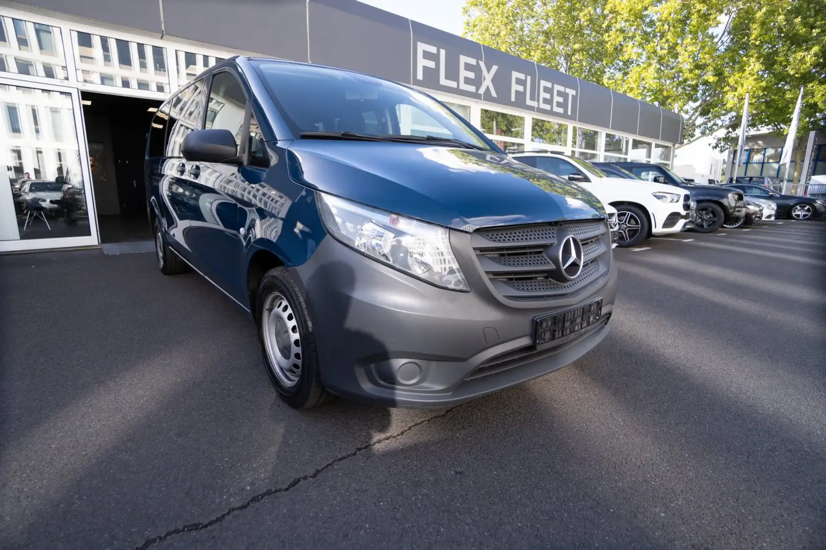 Mercedes-Benz Vito Tourer 116 CDI extralang RWD Blau - 1