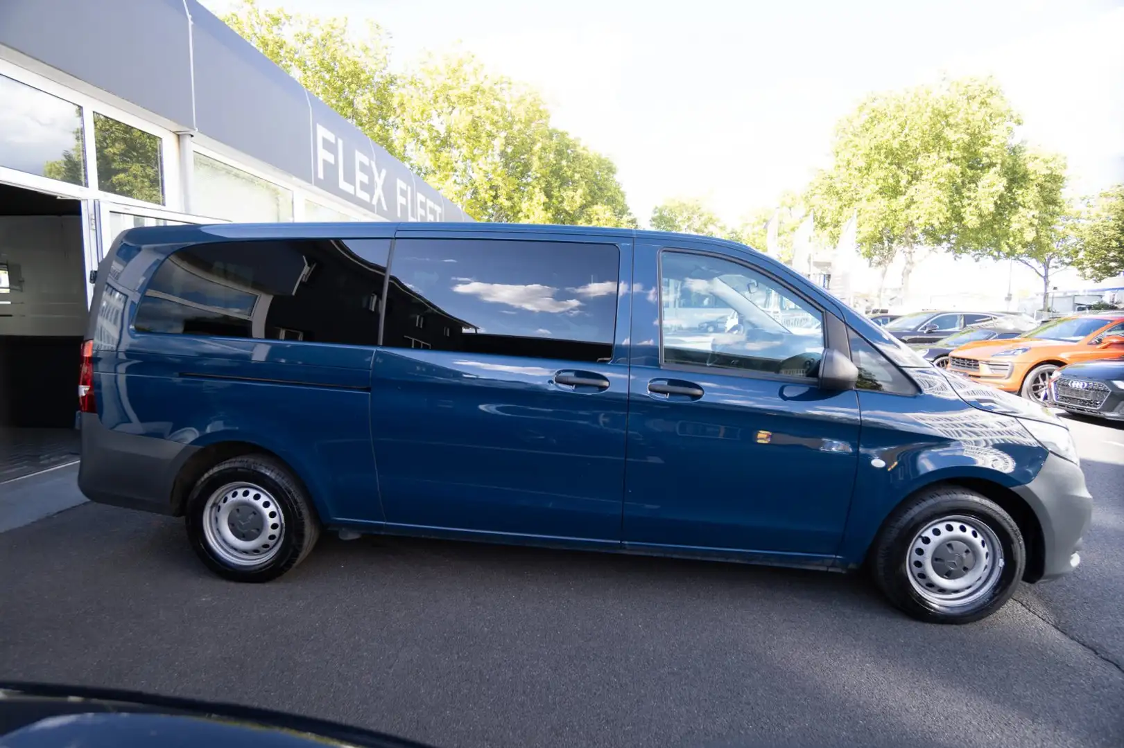 Mercedes-Benz Vito Tourer 116 CDI extralang RWD Blau - 2