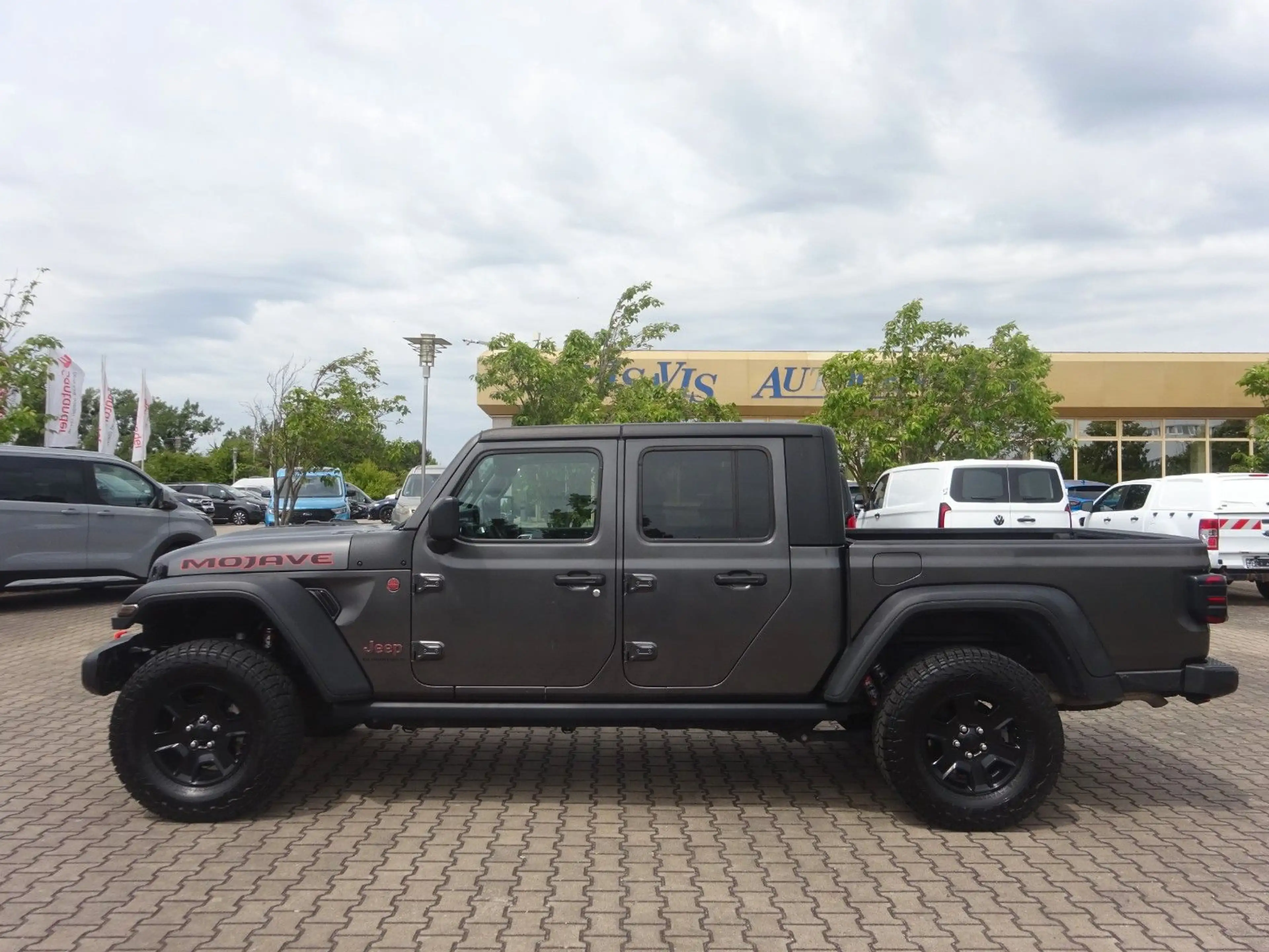 Jeep Gladiator 290PS Benzin Mojave 4WD — photo 3