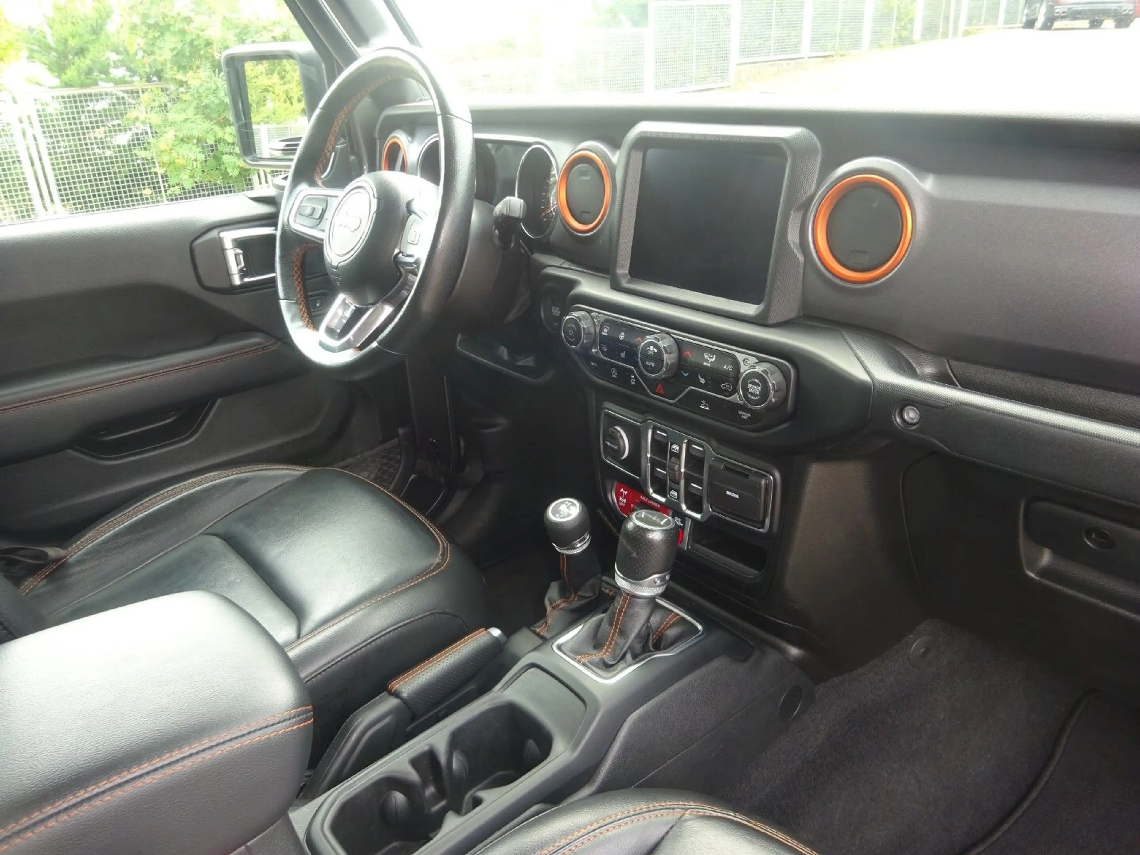 Jeep Gladiator 290PS Benzin Mojave 4WD — photo 14