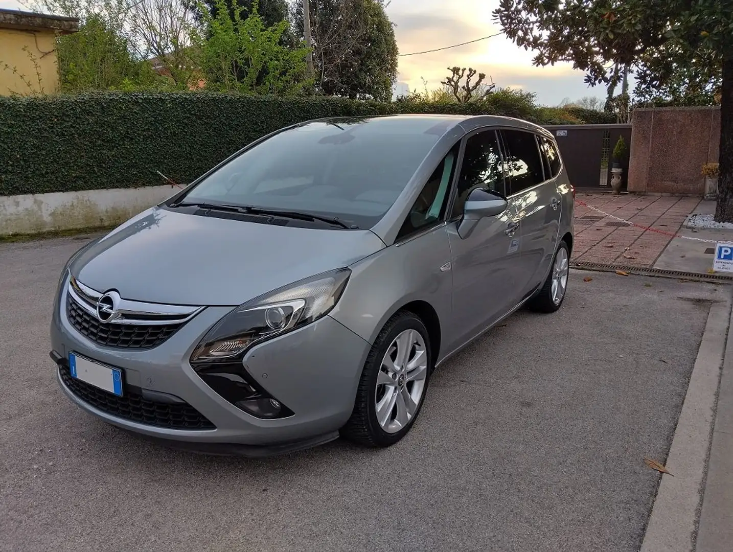 Opel Zafira Tourer Zafira Tourer 2.0 cdti Cosmo 130cv Grigio - 1
