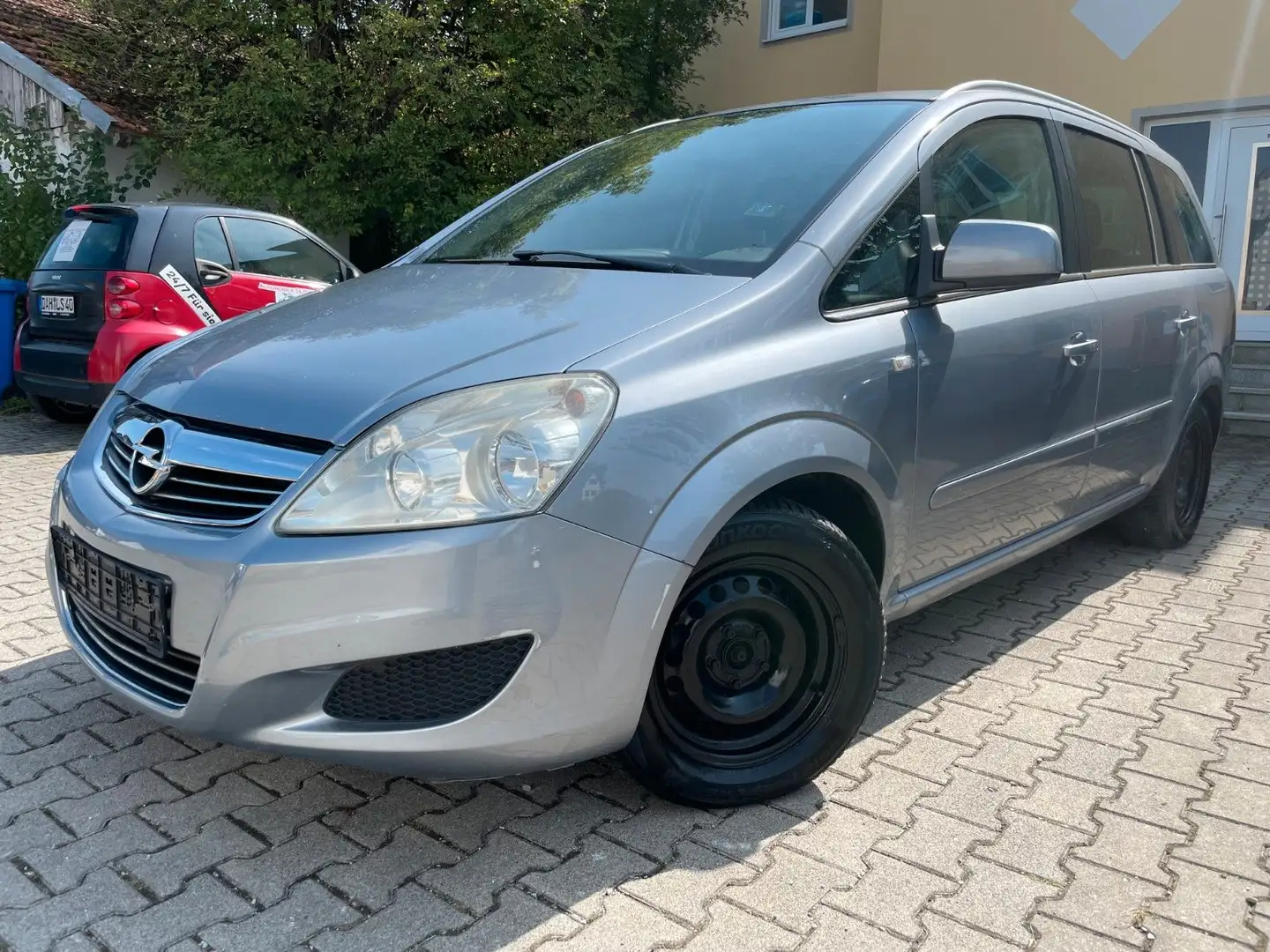 Opel Zafira B 1.6 Edition*2.HAND*8 FACH*7SITZE* Silber - 2