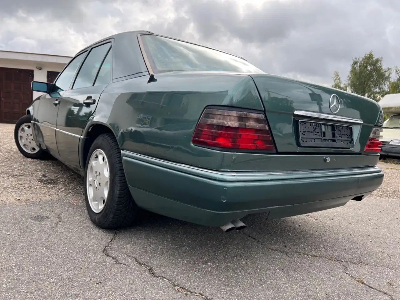 Mercedes-Benz E 300 D TURBODIESEL KLIMA + AUTOMATIK 147 PS, foto 4