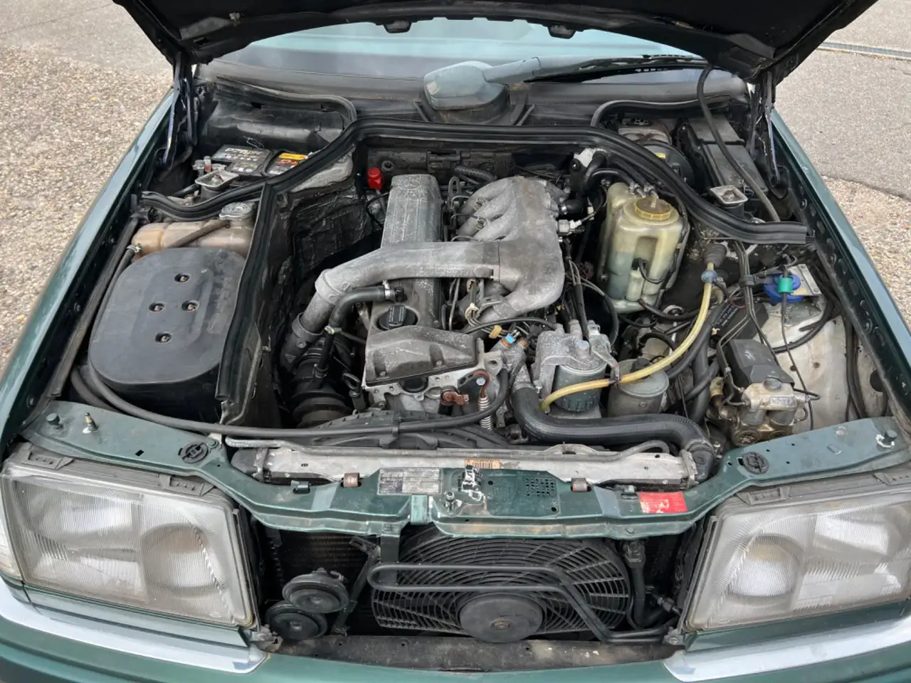 Mercedes-Benz E 300 D TURBODIESEL KLIMA + AUTOMATIK 147 PS, foto 8