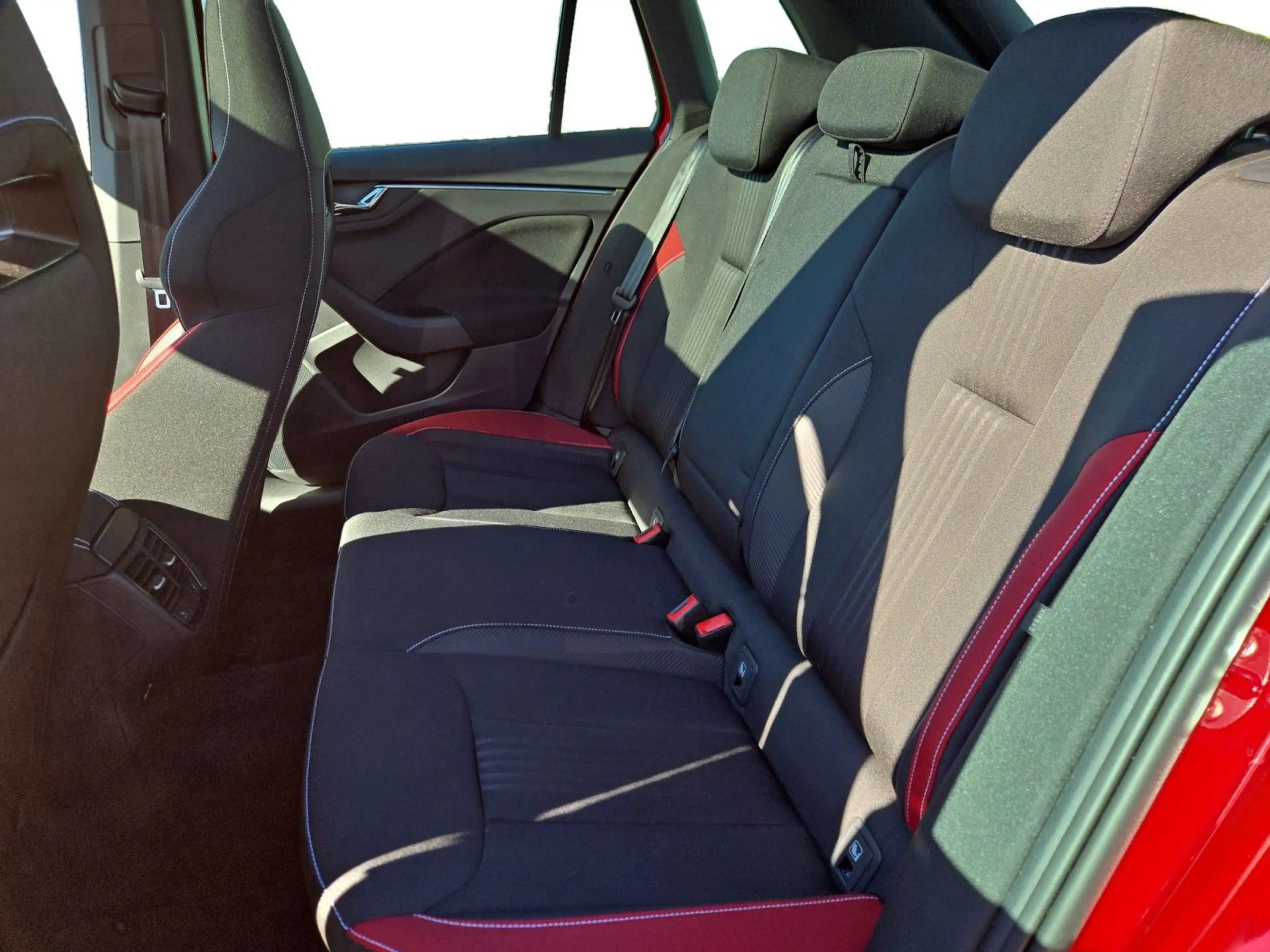 Skoda Kamiq Monte Carlo 1.5 TSI DSG, PANO/KAM/LED/18"/ — photo 10