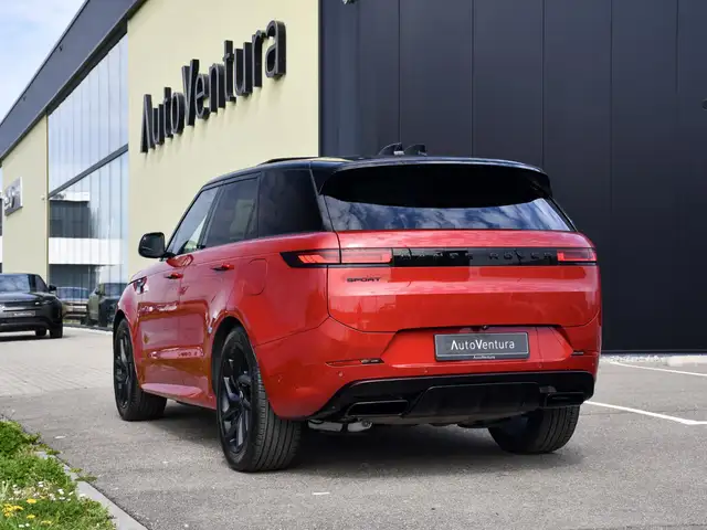 Land Rover Range Rover Sport view 4