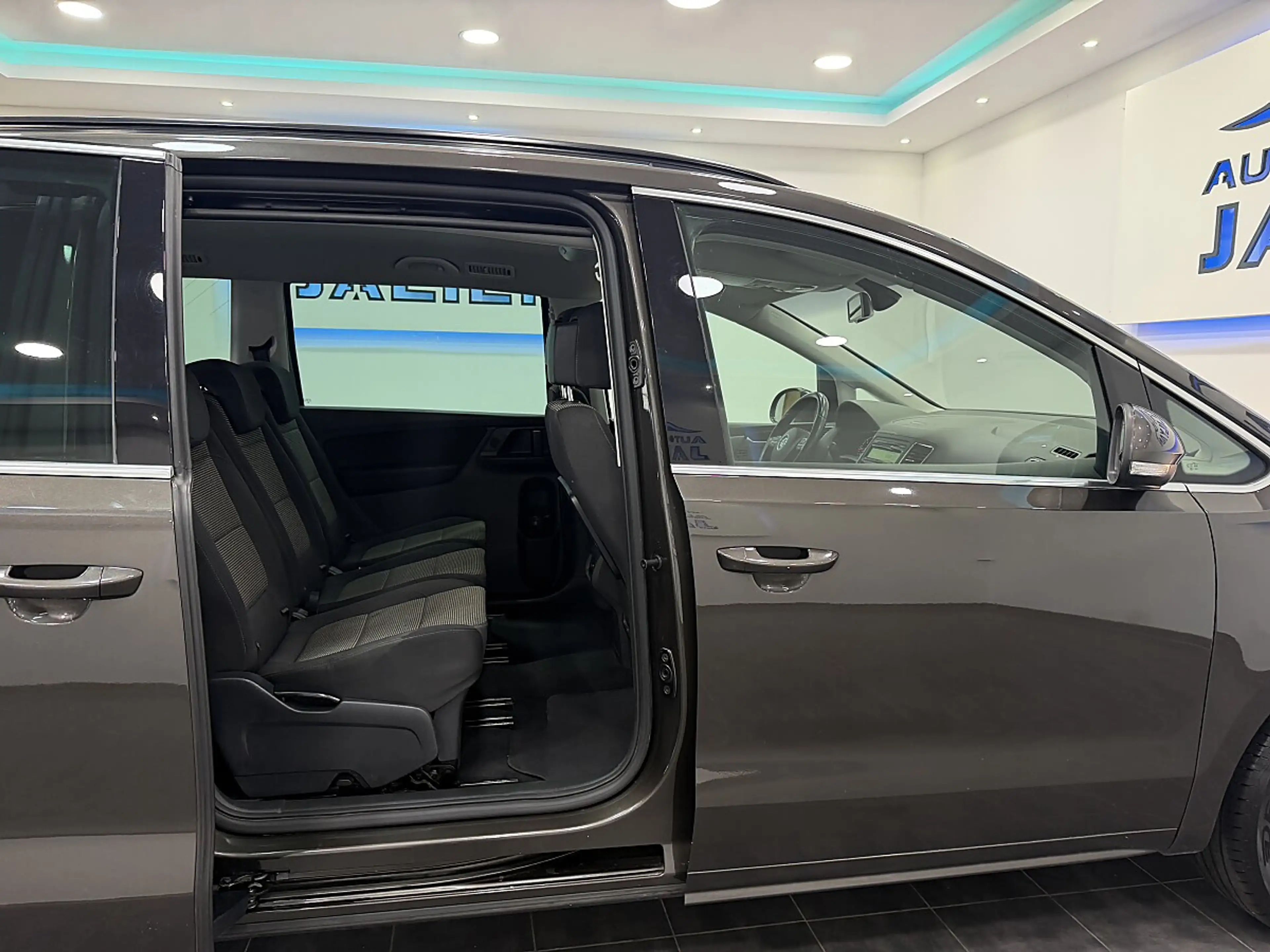 Volkswagen Sharan Comfortline BMT 2,0 TDI DPF 4Motion 7 SITZER — photo 8