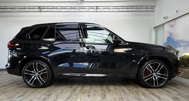 BMW X5 view 4