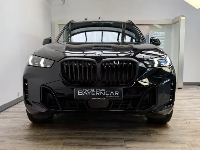 BMW X5 view 2