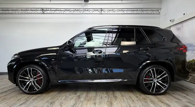 BMW X5 view 3