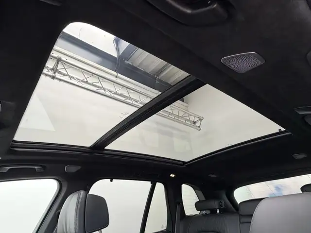 BMW X5 view 13