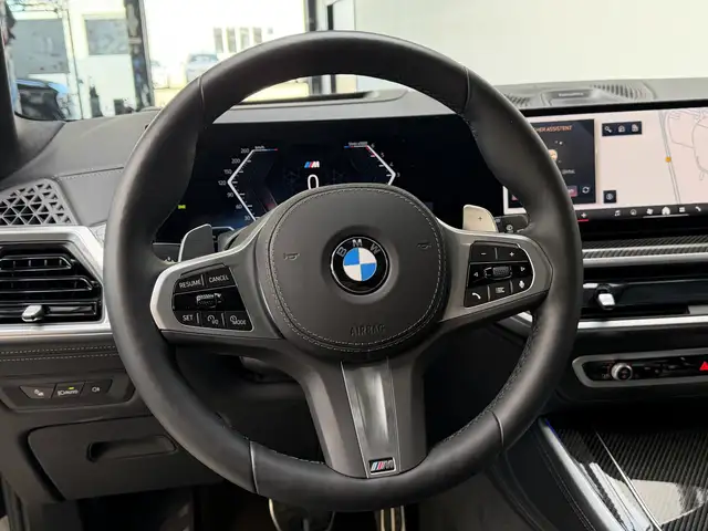 BMW X5 view 8