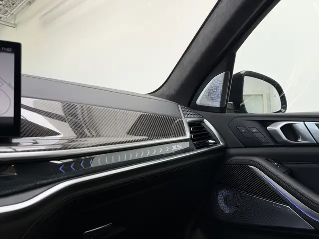 BMW X5 view 11