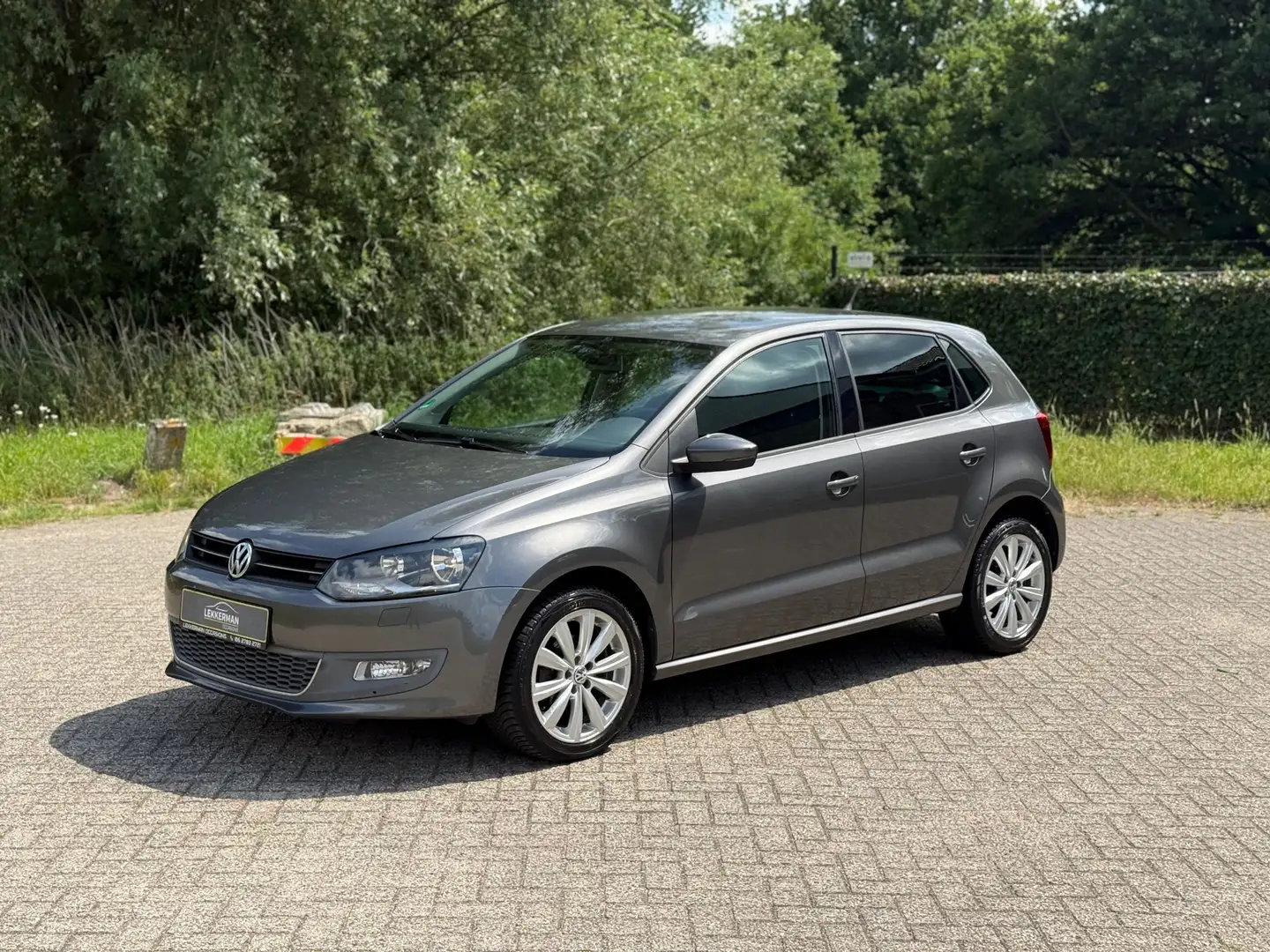 Volkswagen Polo 1.2 TSI Highline DSG I CRUISE I CLIMA I PDC I WEIN Grijs - 1