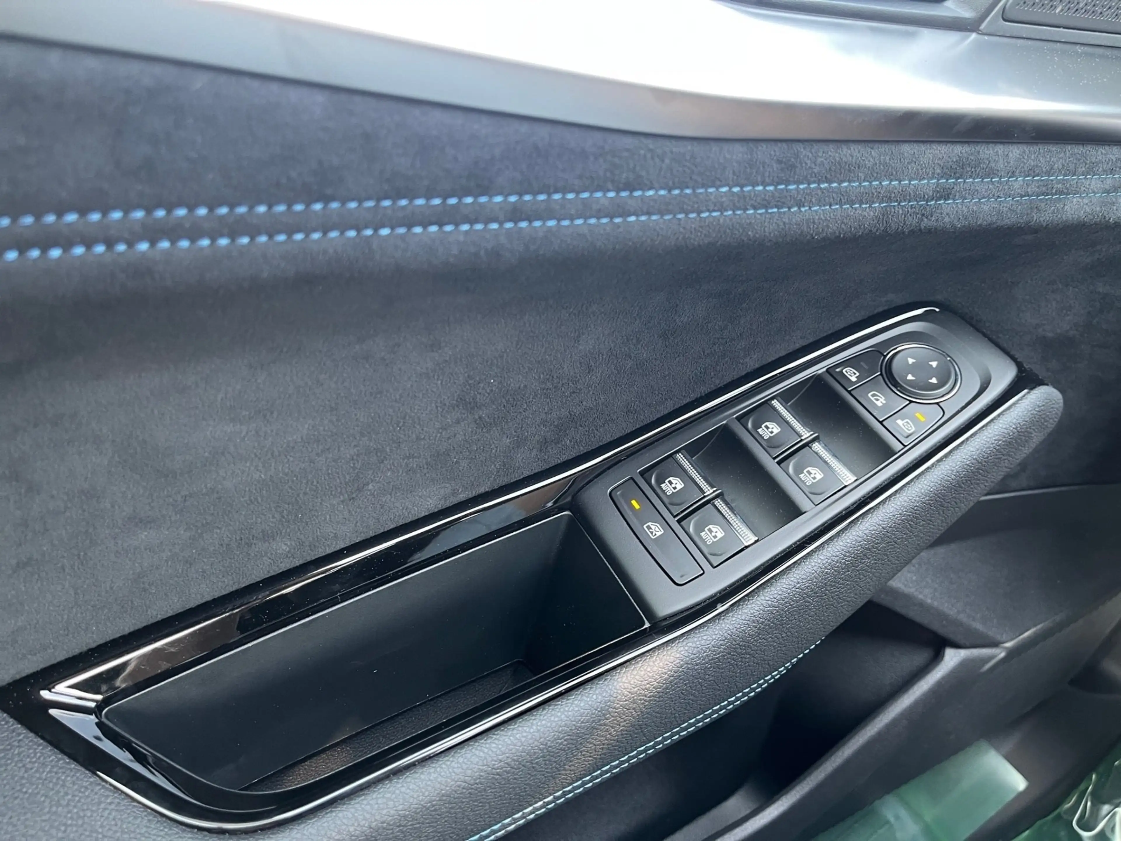 Renault Austral Esprit Alpine Mild Hybrid 150 Automatik — photo 13
