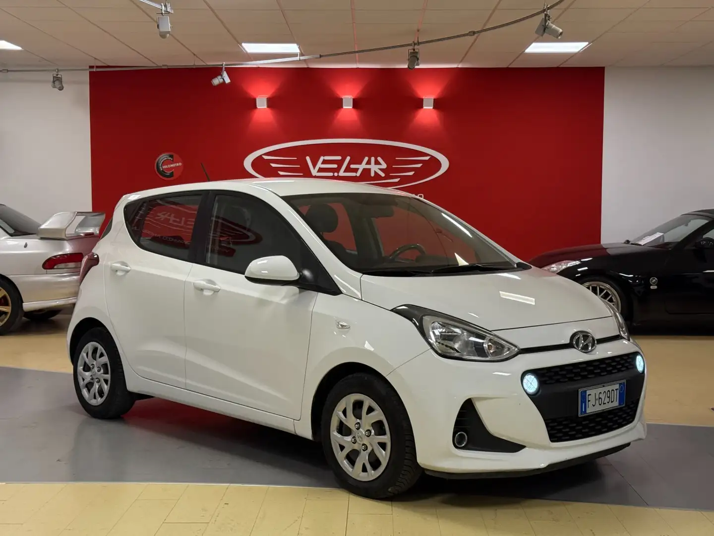 Hyundai i10 i10 1.0 MPI Comfort Blanc - 1