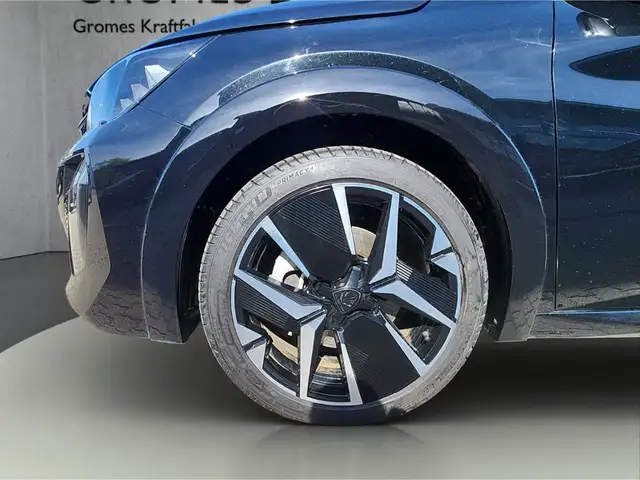 Peugeot 208 view 11