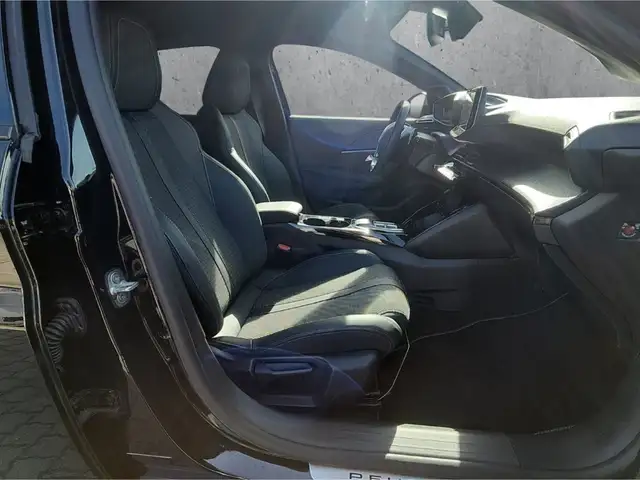 Peugeot 208 view 13