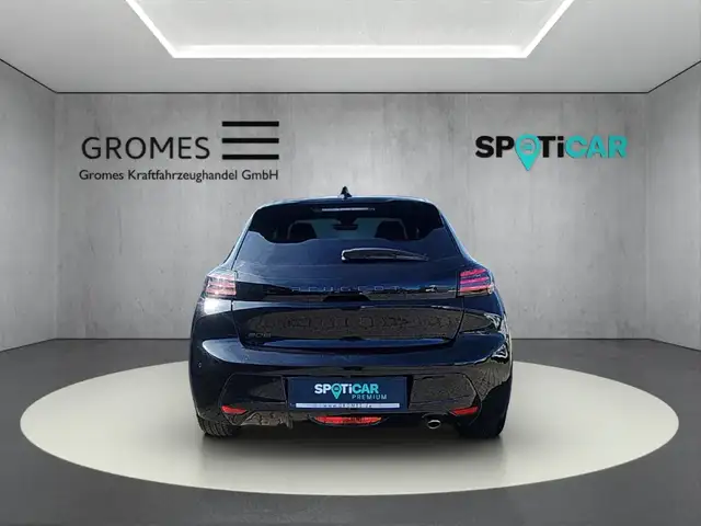 Peugeot 208 view 4