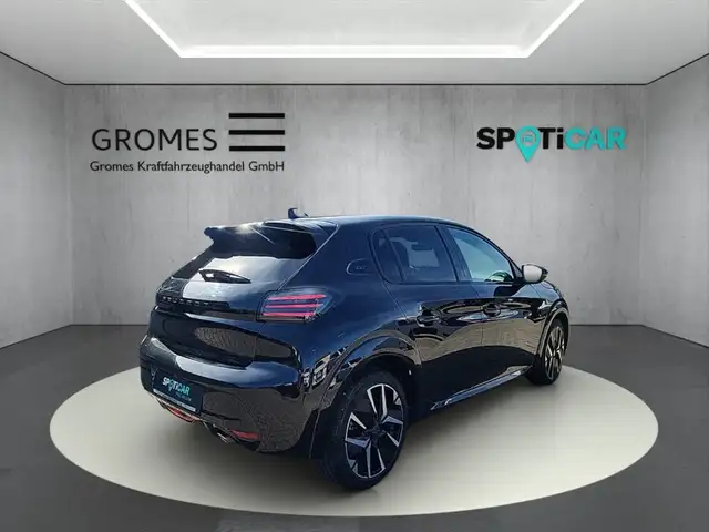 Peugeot 208 view 3