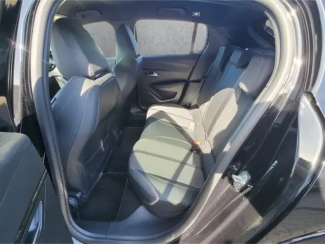 Peugeot 208 view 8