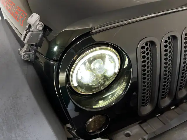 Jeep Wrangler view 3