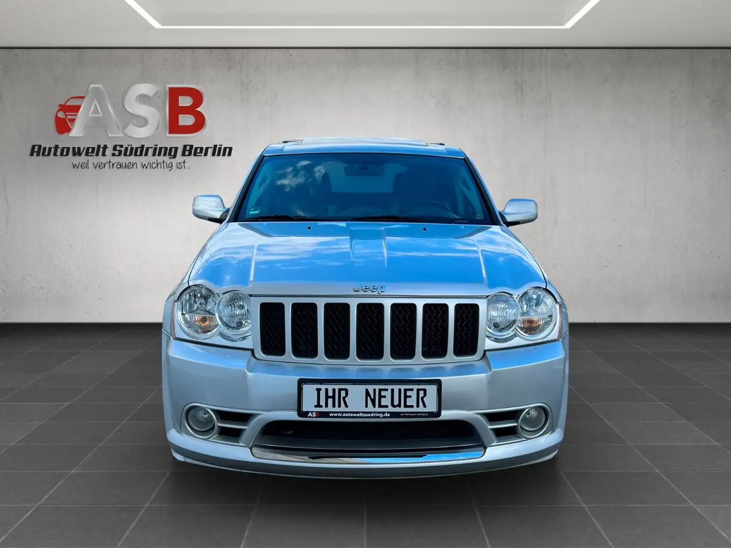 Jeep Grand Cherokee SRT8 Leder*Navi*2.Hand*Schiebedac Silber - 2