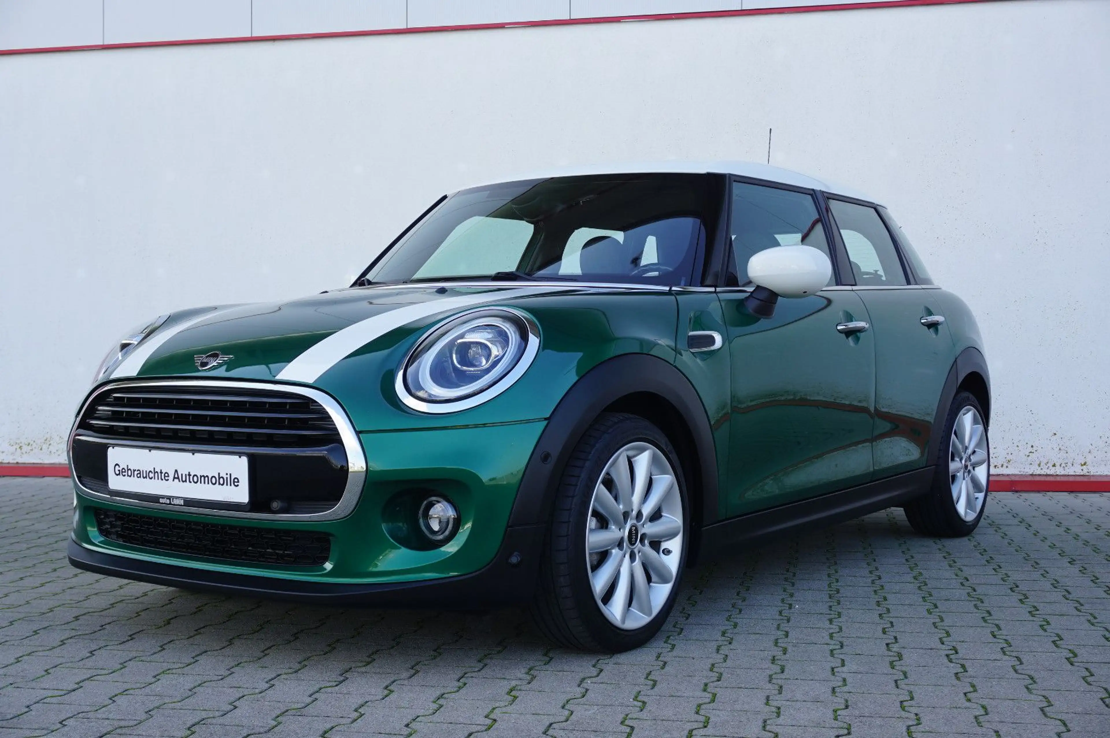 MINI Cooper 5-türig Autom Navi LED ParkAssistent — photo 3