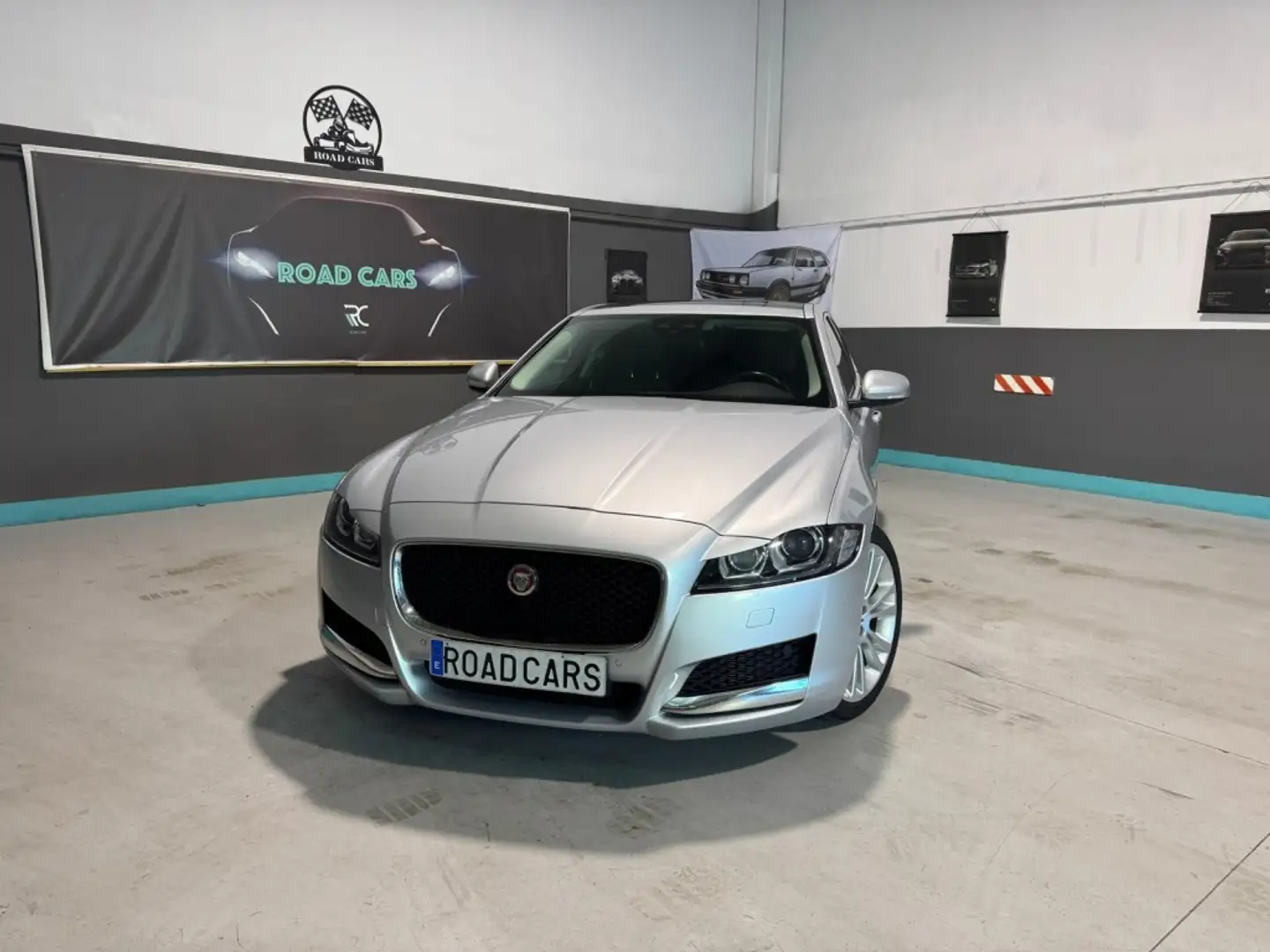 Jaguar XF 3.0TDV6 Prestige Grau - 2