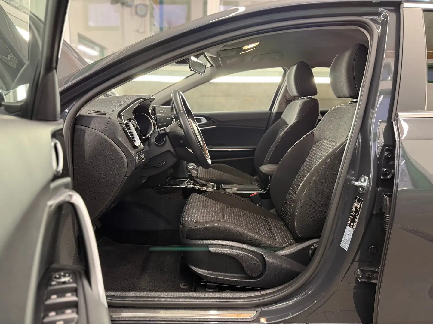 Kia XCeed Vision Plug-in Hybrid LED Navi Kamera Grau - 2