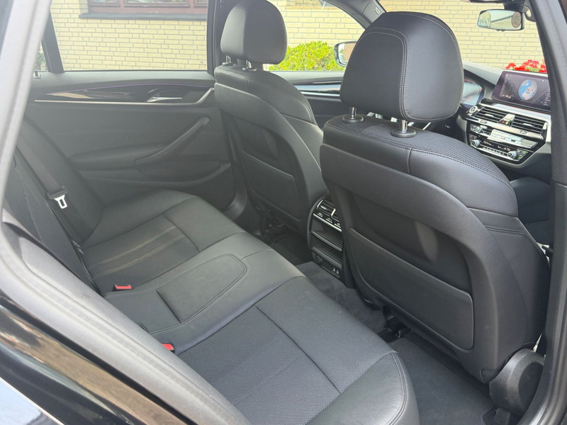 BMW 520 d xDrive Sport Line LED, Kamera, Live Cockpit — photo 12
