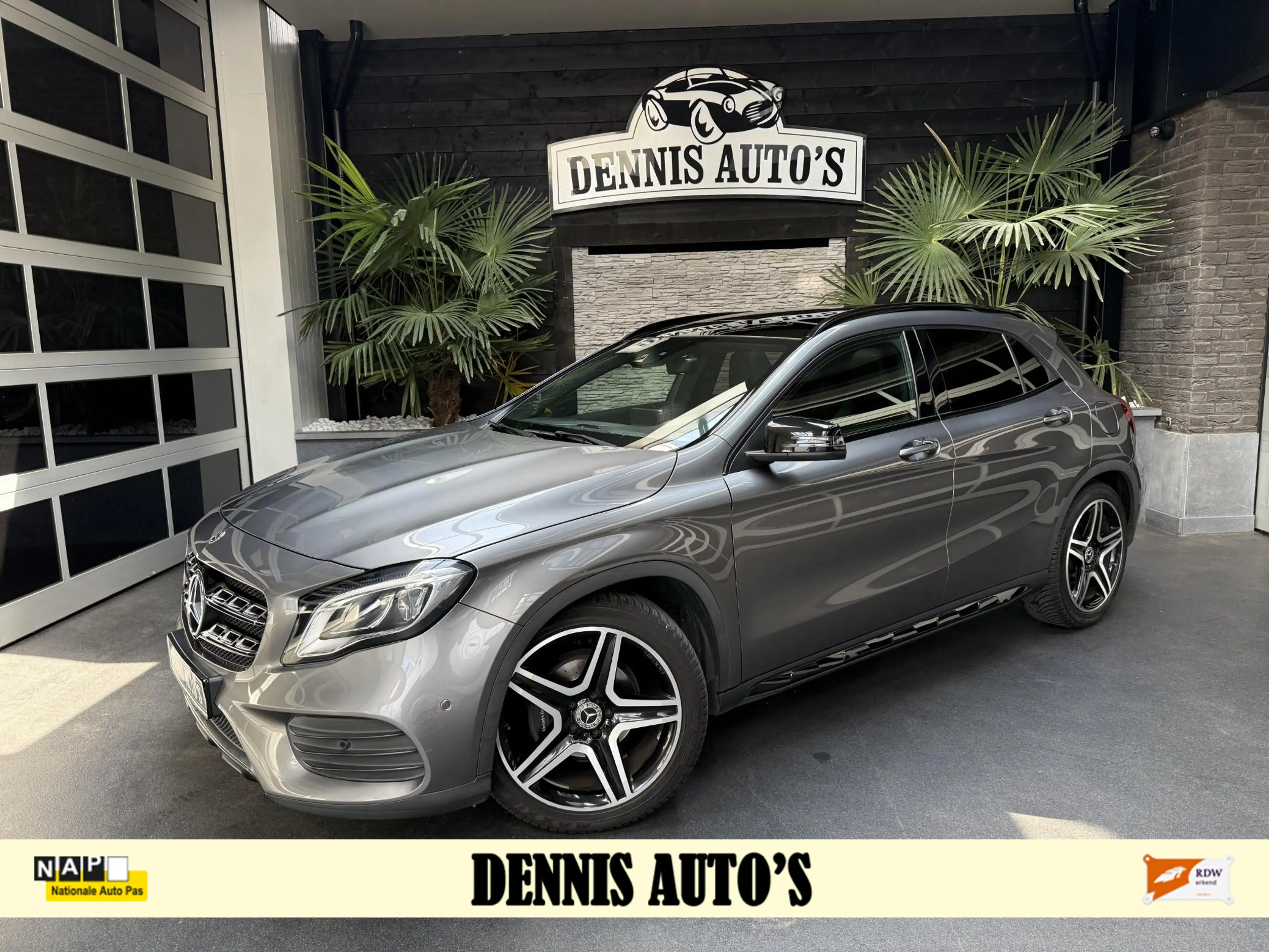 Mercedes-Benz GLA 180 Business Solution AMG Limited Panoramadak!