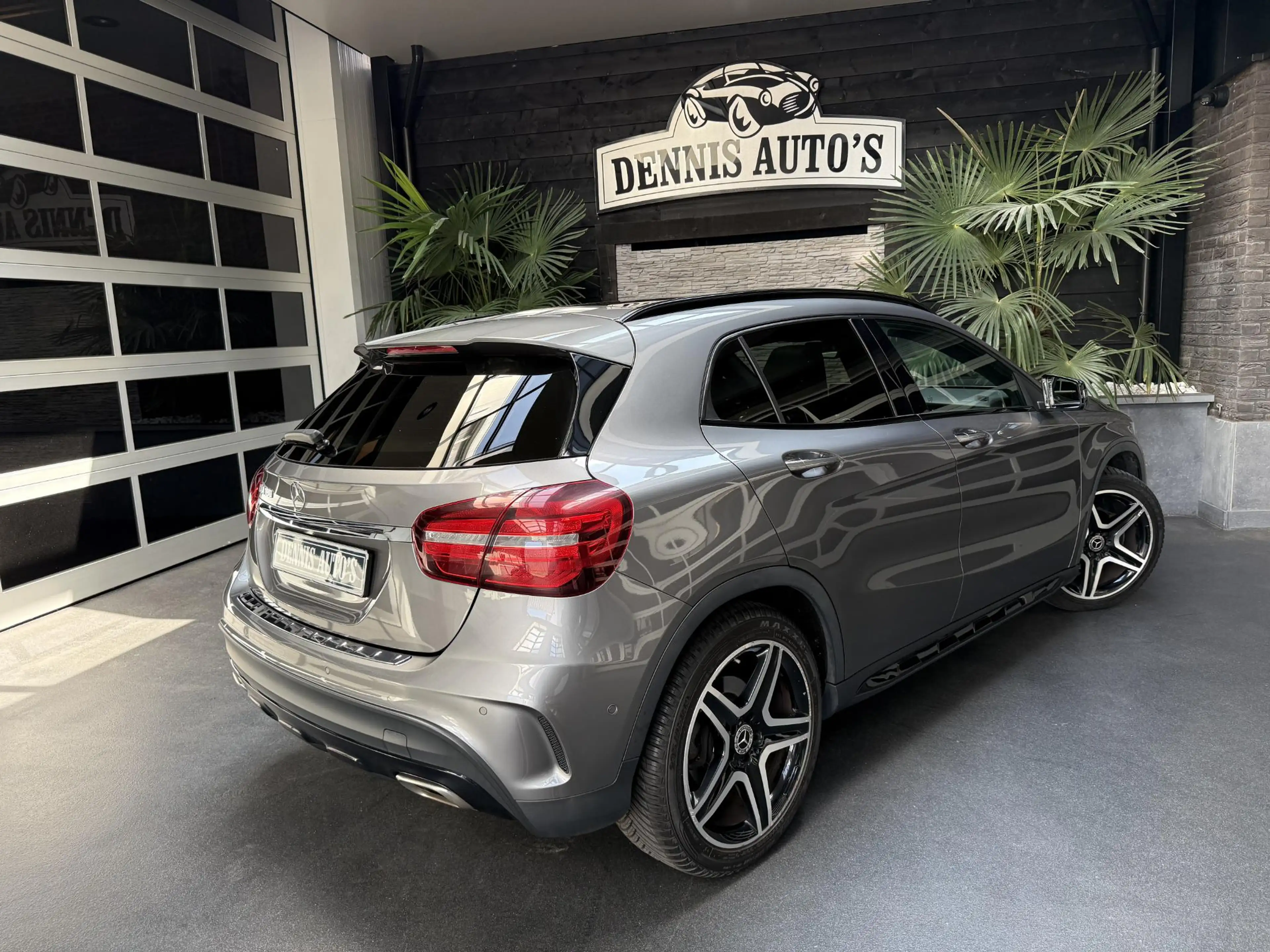 Mercedes-Benz GLA 180 Business Solution AMG Limited Panoramadak! — photo 4