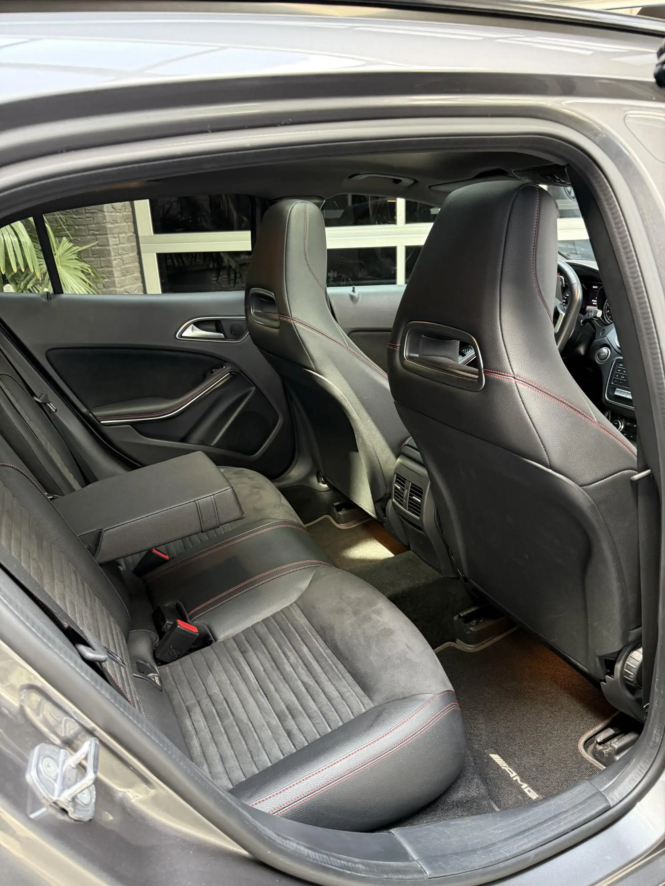 Mercedes-Benz GLA 180 Business Solution AMG Limited Panoramadak! — photo 8