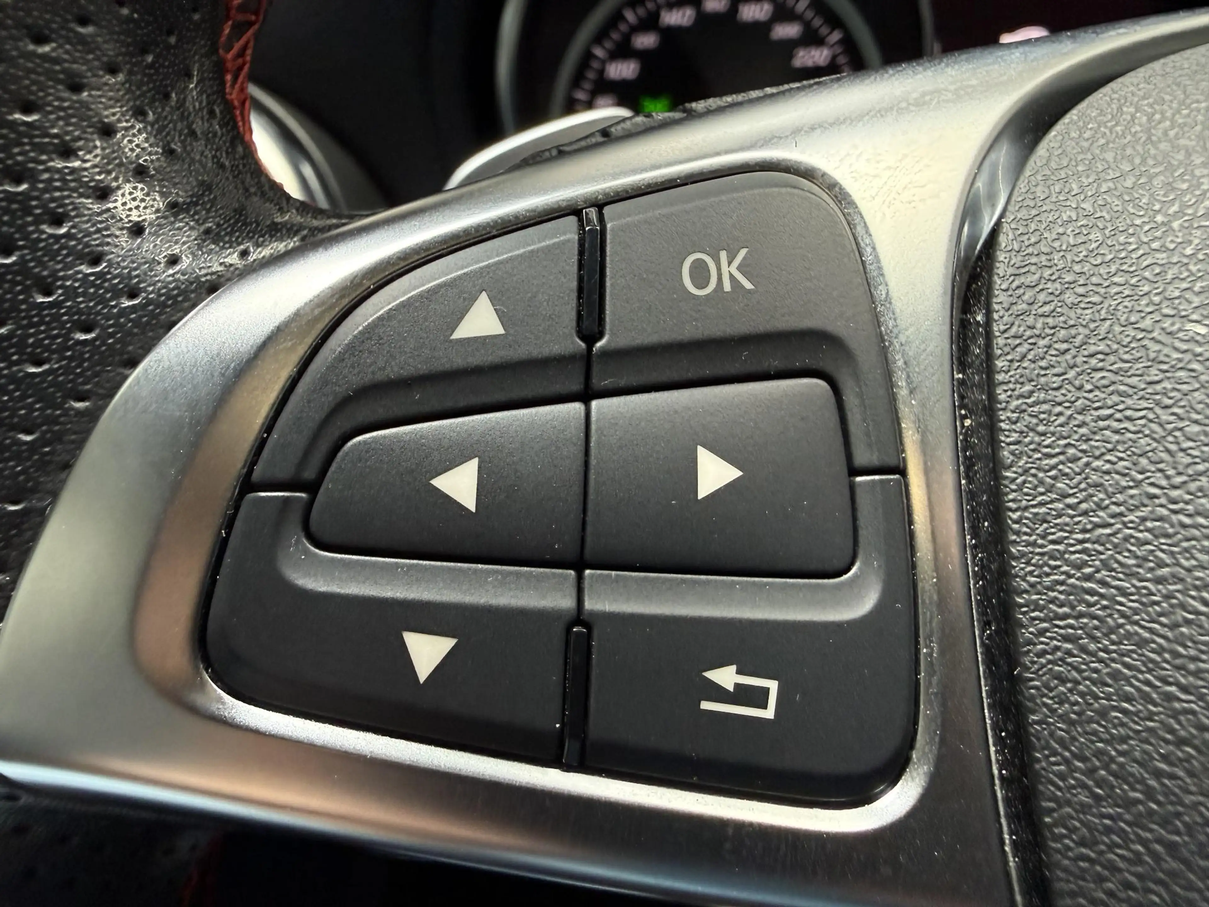 Mercedes-Benz GLA 180 Business Solution AMG Limited Panoramadak! — photo 24