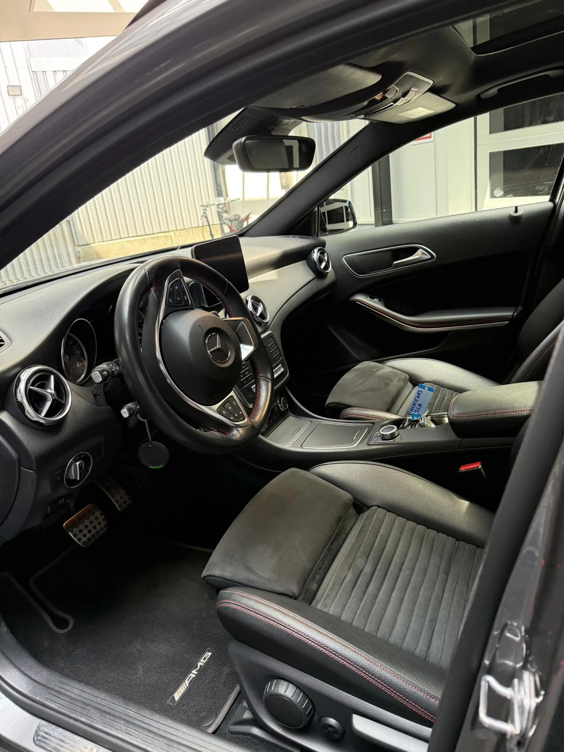Mercedes-Benz GLA 180 Business Solution AMG Limited Panoramadak! — photo 10