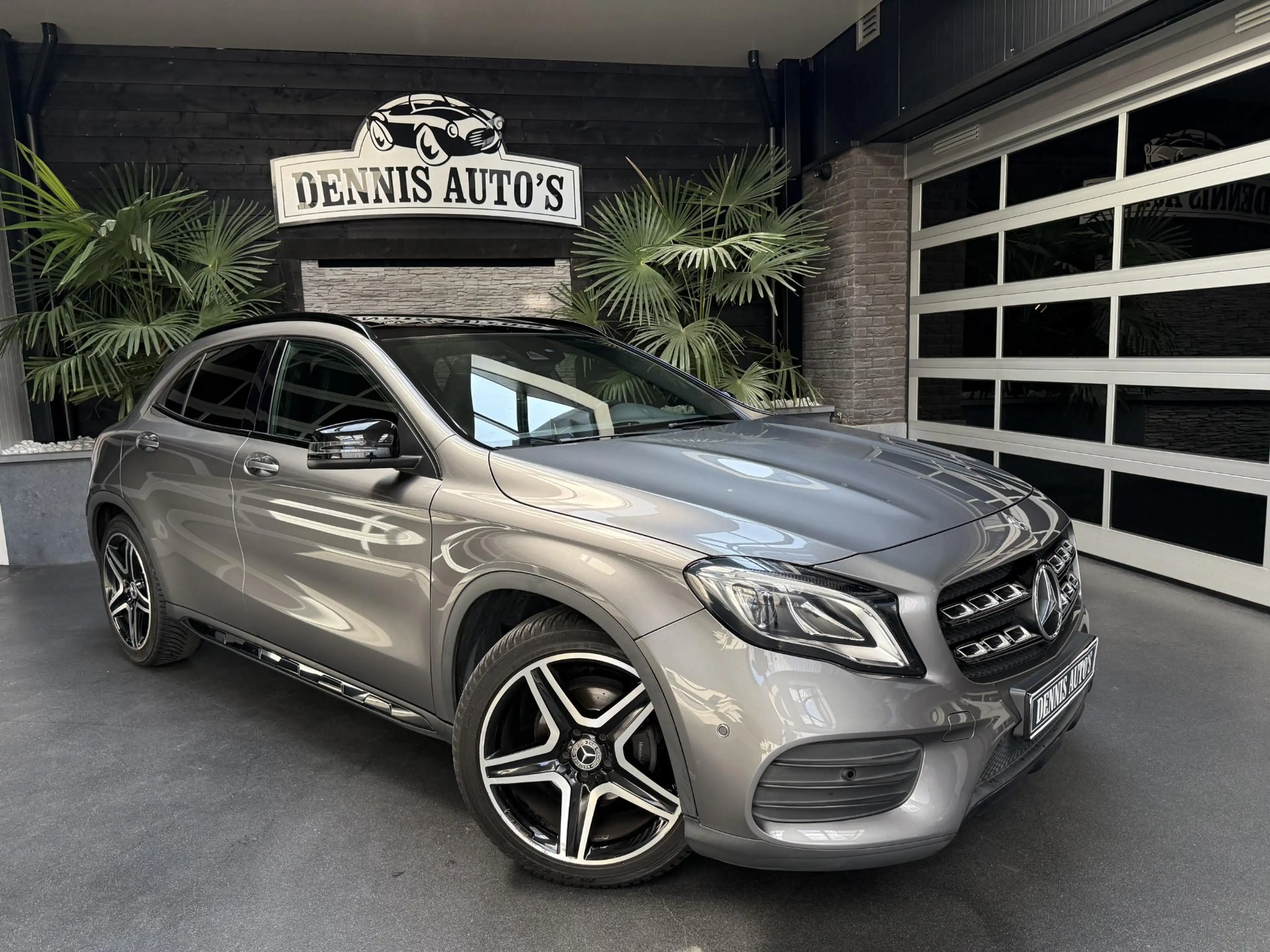 Mercedes-Benz GLA 180 Business Solution AMG Limited Panoramadak! — photo 3