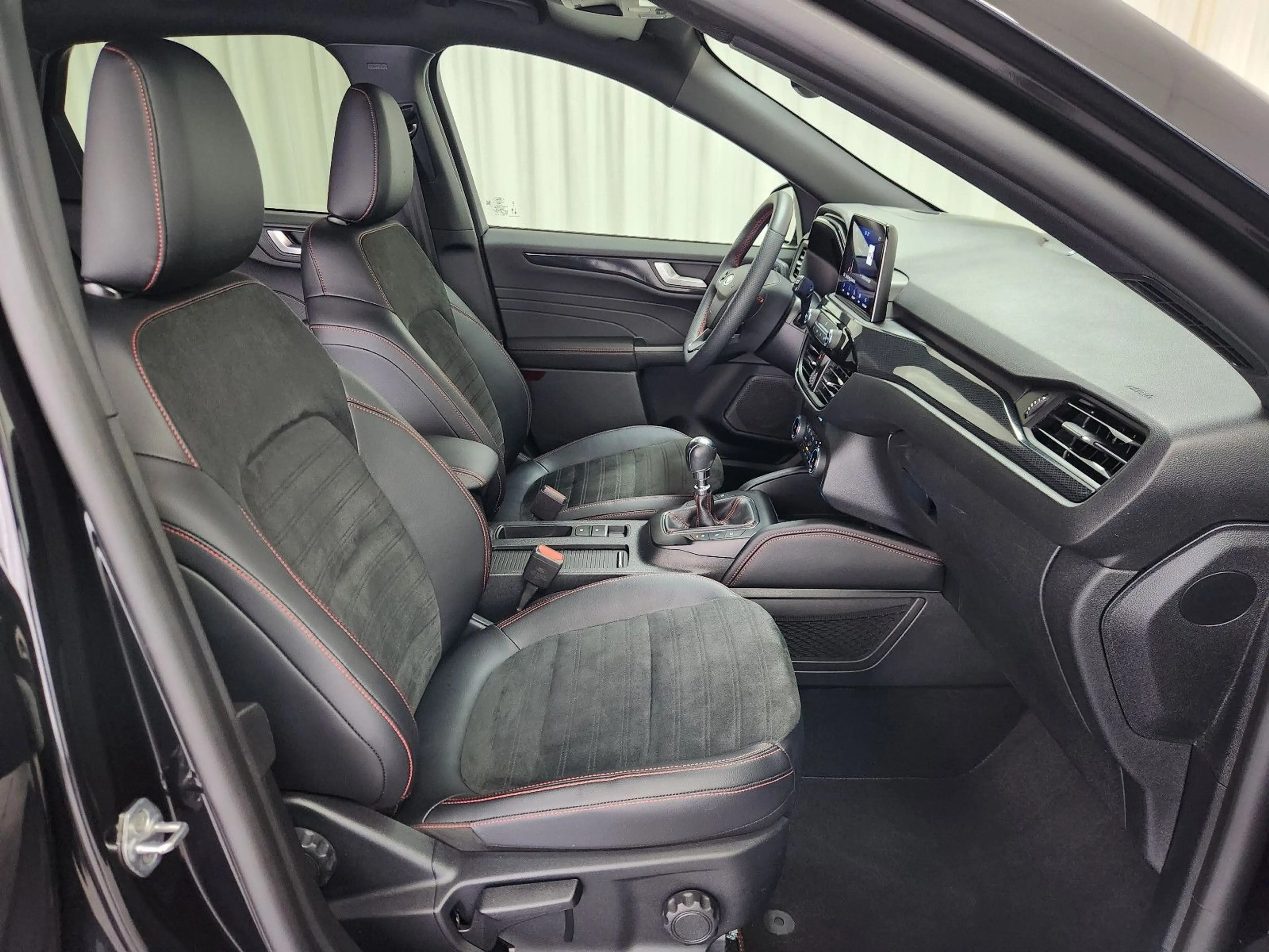 Ford Kuga ST-Line X 1.5 AHK ACC SHZ CarPlay M&S Kam. — photo 9