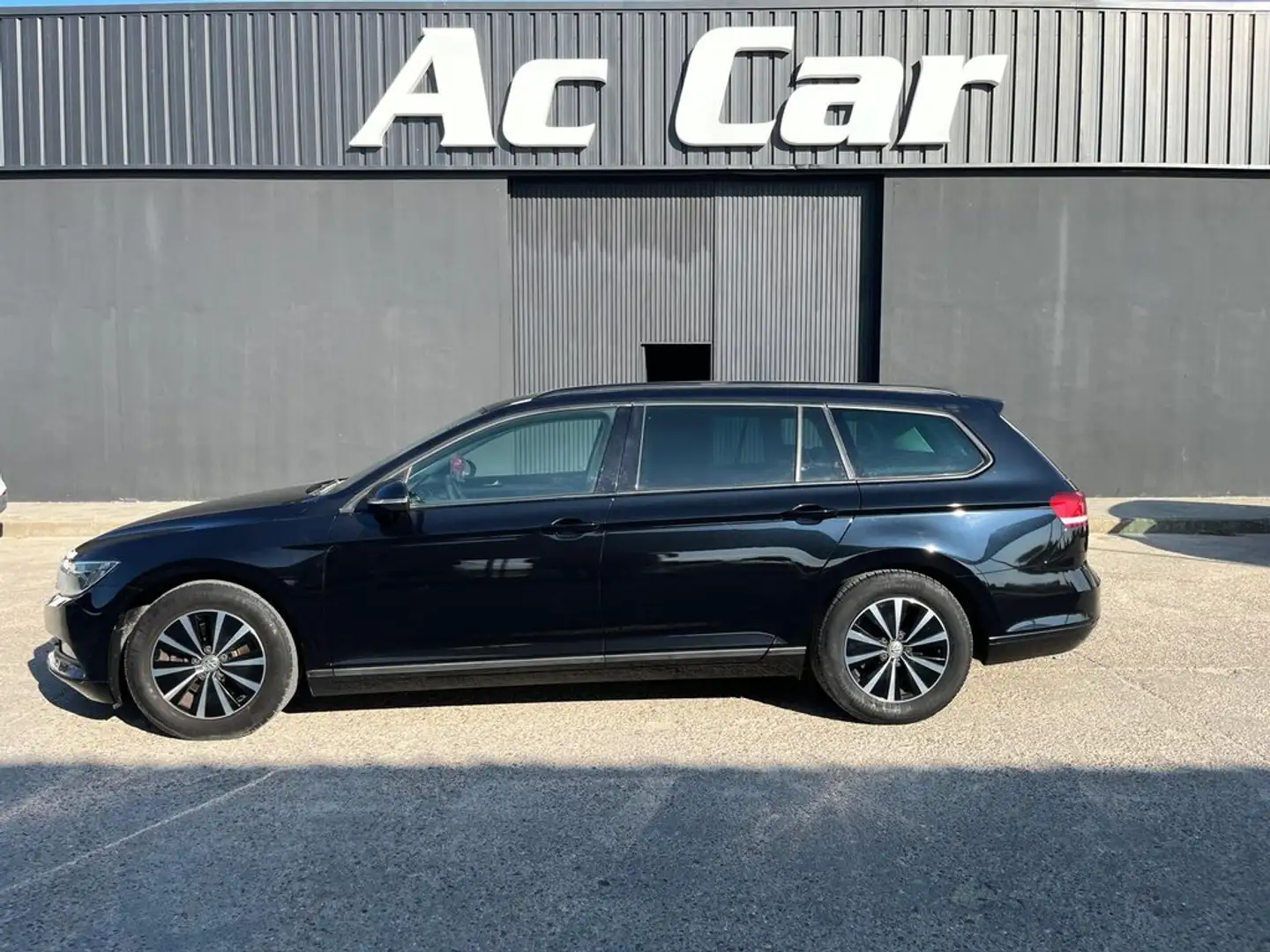 Volkswagen Passat Variant 1.6TDI Edition 88kW Negro - 2