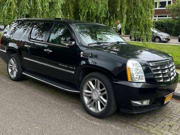 Cadillac Escalade ESV 6.2 V8