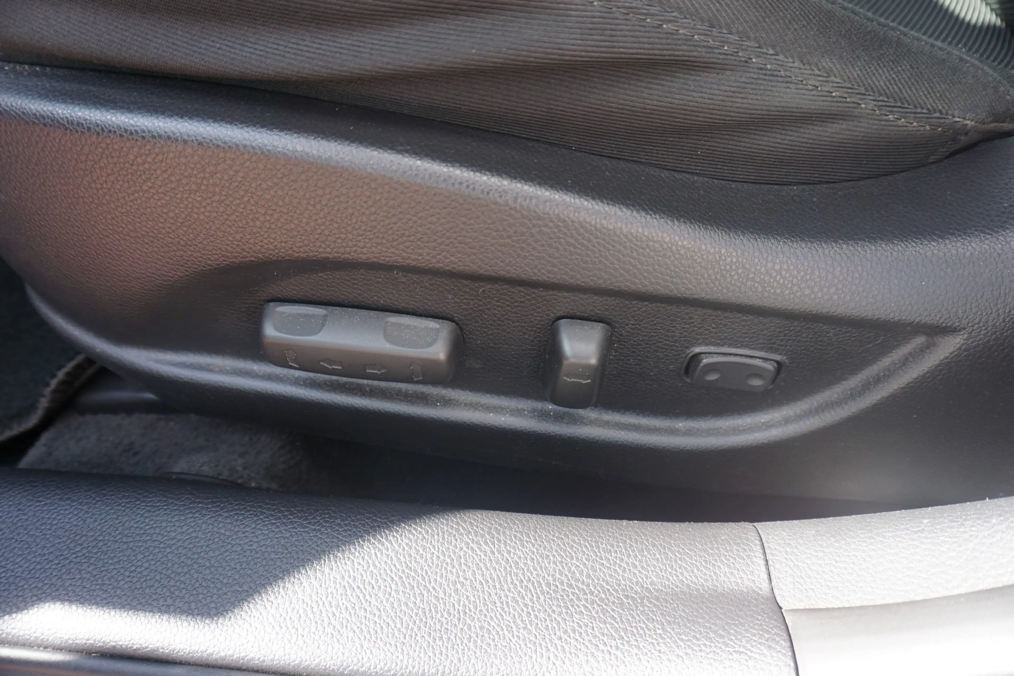Hyundai i40 Kombi 1.6 GDI Space Blue Navi Kamera — photo 28