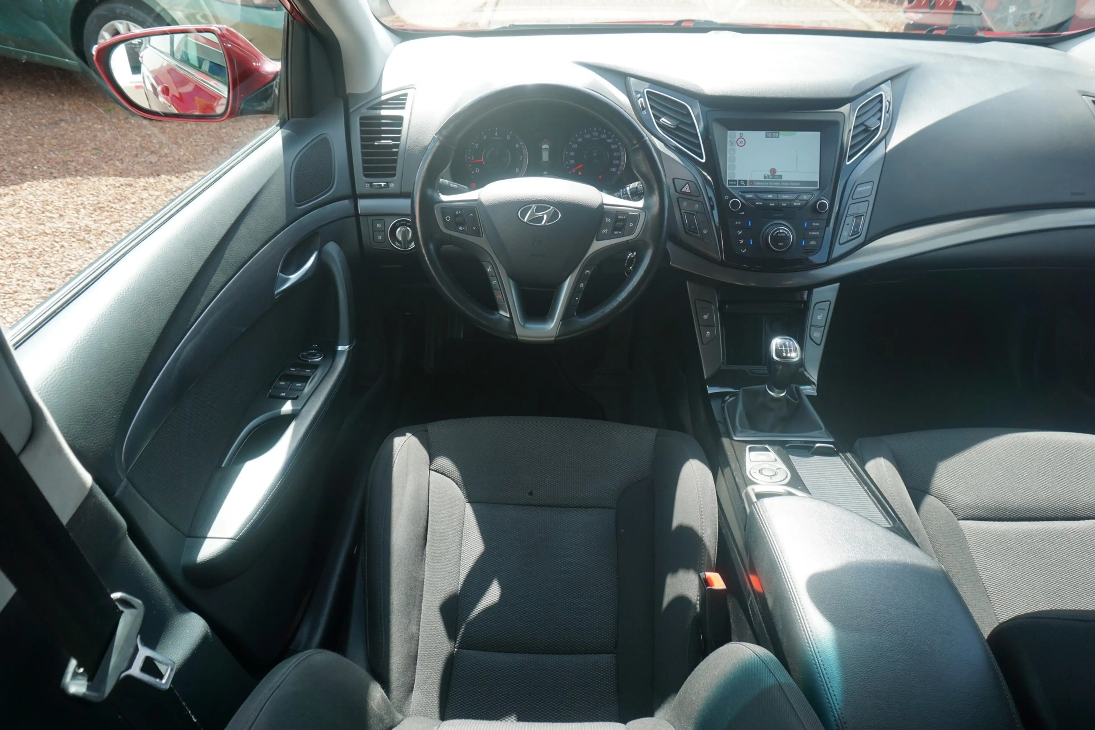 Hyundai i40 Kombi 1.6 GDI Space Blue Navi Kamera — photo 9
