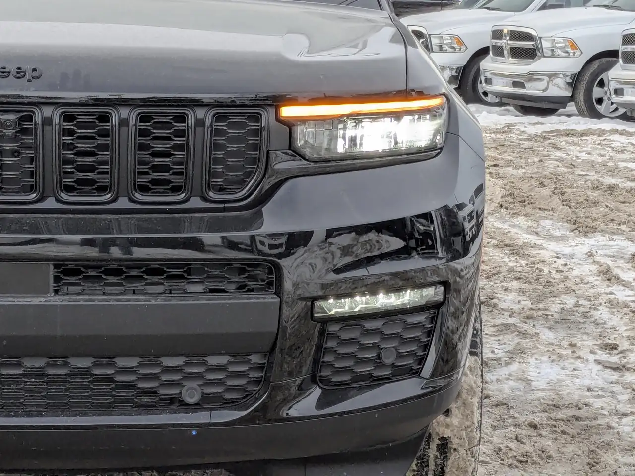 Jeep Grand Cherokee снимка Jeep Grand Cherokee