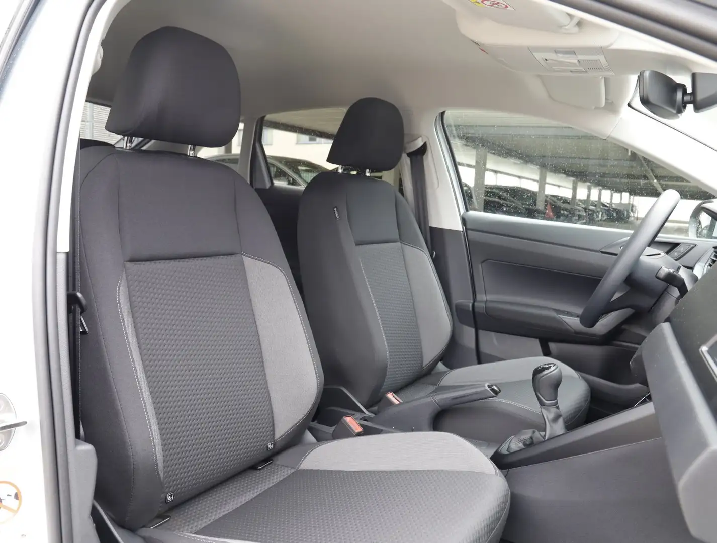 Volkswagen Taigo 4Me TSI Silber - 2