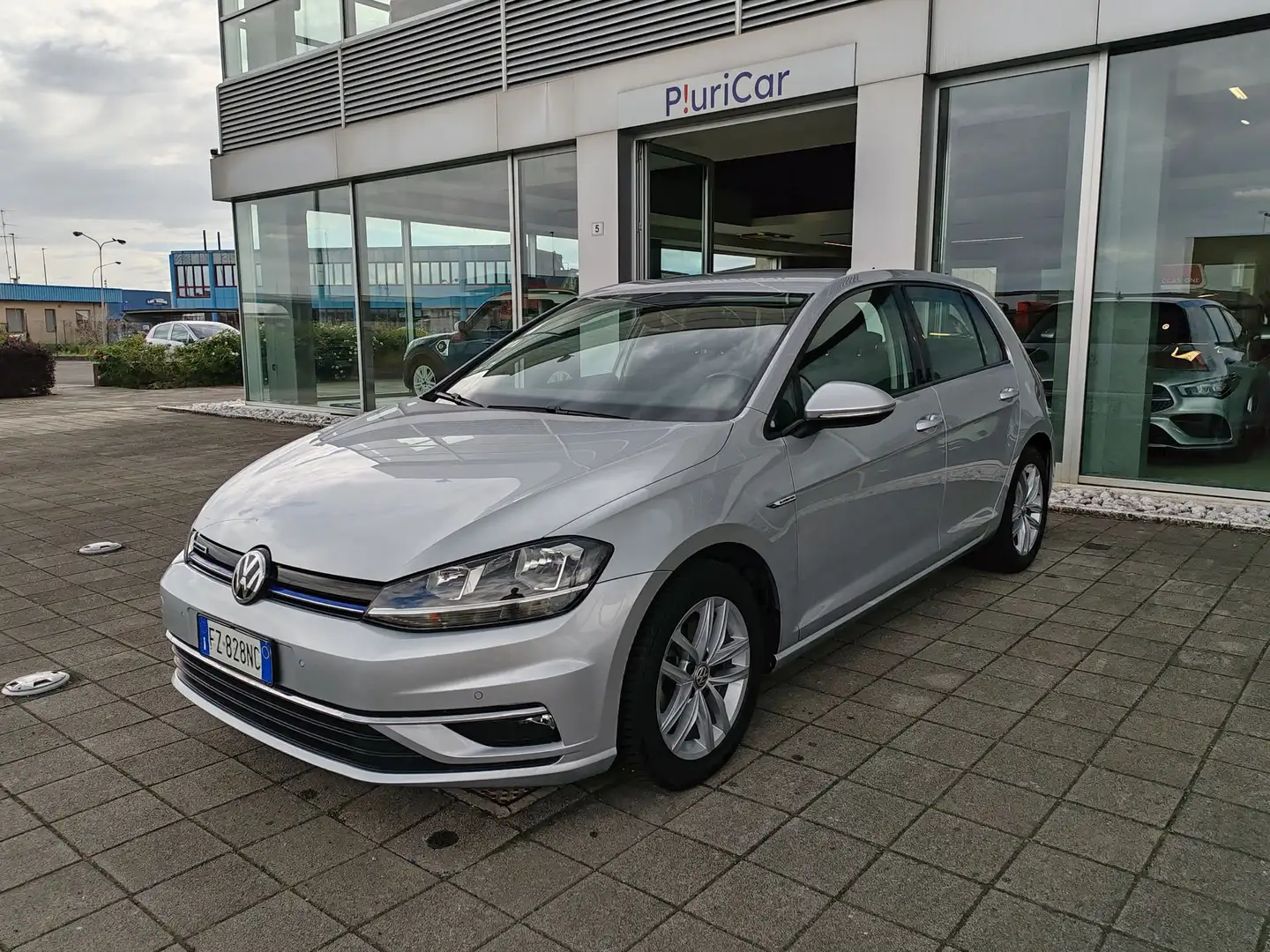 Volkswagen Golf 1.5 TGI DSG 5p. BMT Adaptive Cruise Sensori DAB Argent - 1