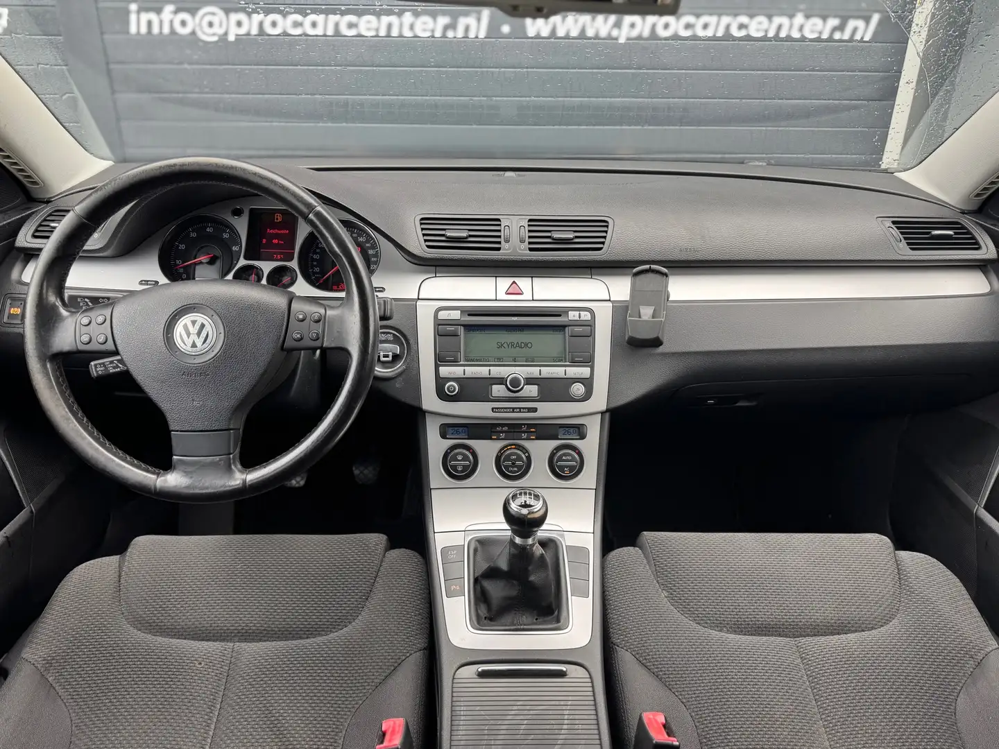 Volkswagen Passat 1.4 TSI Comfortline CLIMATE|CRUISE|V-A PDC|NAP|LMV Schwarz - 2