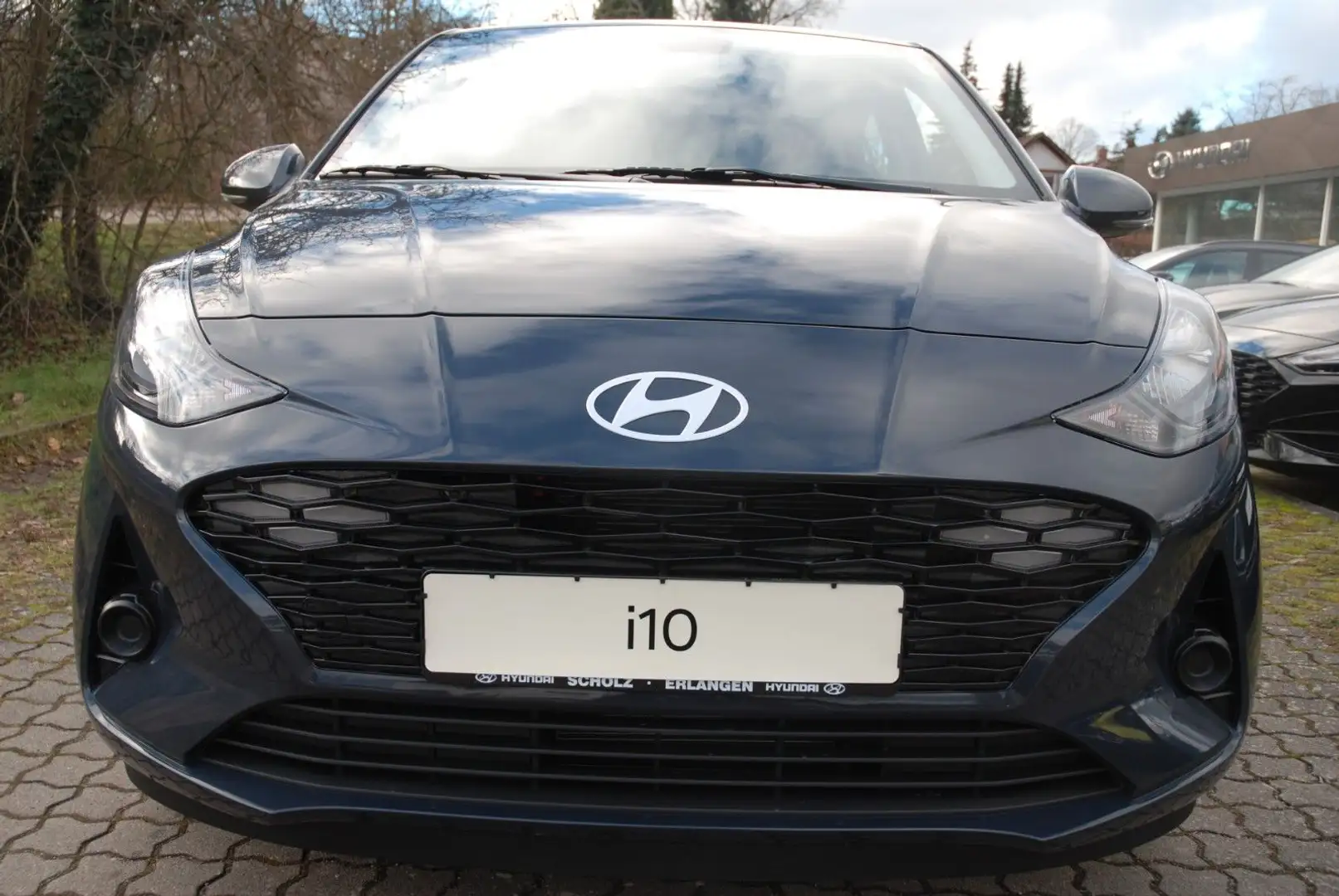 Hyundai i10 1.2 Trend M/T Komfortpaket, Navi, Klimaaut. Grau - 2